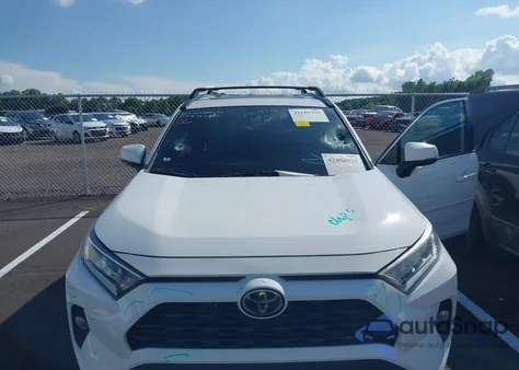 2020 Toyota Rav4 Xle z USA, uszkodzony, nr VIN 2T3W1RFV2LW068363